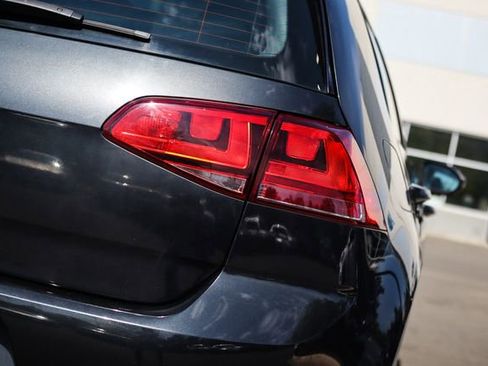 Used 2016 Volkswagen GTI SE image 17