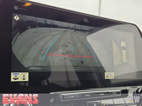 Used 2021 Toyota Highlander Limited image 9