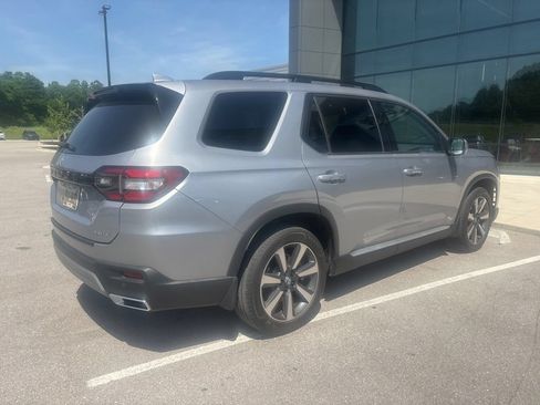 Used 2023 Honda Pilot Elite image 2