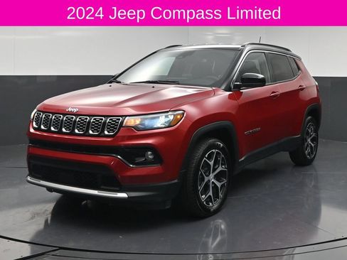 Used 2024 Jeep Compass Limited AWD/4WD image 2