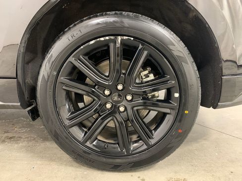 Used 2022 Ford Edge ST-Line image 21