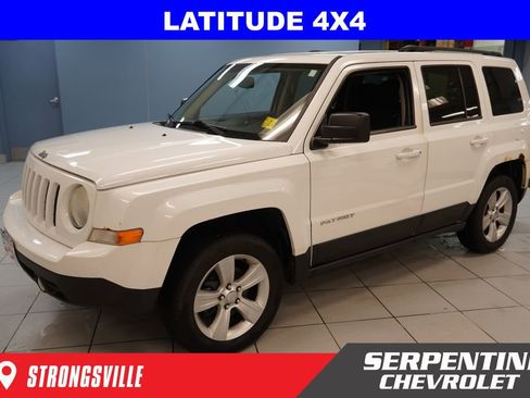 Used 2014 Jeep Patriot Latitude AWD/4WD image 1