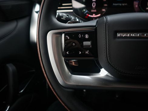 Used 2025 Land Rover Range Rover Autobiography image 19