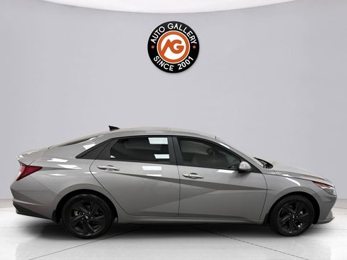 Used 2023 Hyundai Elantra SEL FWD image 8