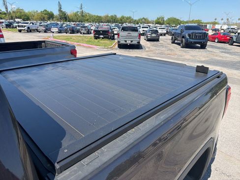 Used 2024 GMC Sierra 1500 AT4 w/ Technology Package image 11