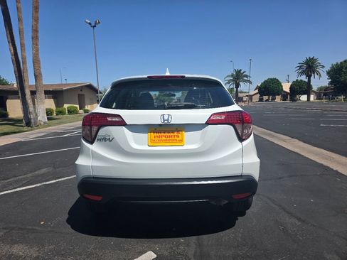 Used 2016 Honda HR-V LX image 8