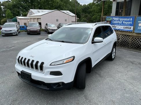 Used 2015 Jeep Cherokee Latitude w/ Comfort/Convenience Group FWD image 3