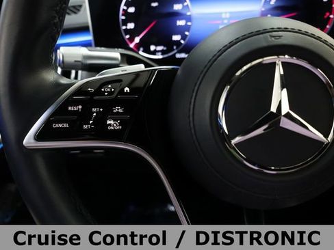 Used 2022 Mercedes-Benz S 580 4MATIC Sedan w/ AMG Line Package image 52