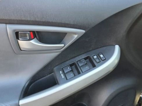 Used 2014 Toyota Prius Four image 12