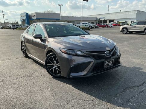 Used 2024 Toyota Camry SE w/ Cold Weather Package image 1