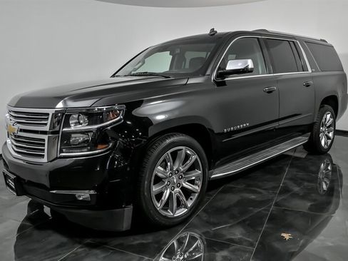 Used 2015 Chevrolet Suburban LTZ image 5