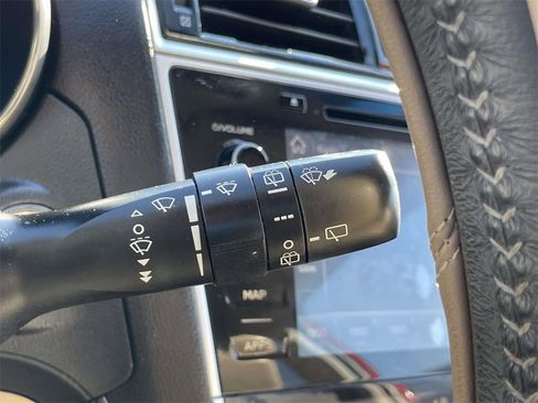 Used 2018 Subaru Outback 2.5i Limited image 24