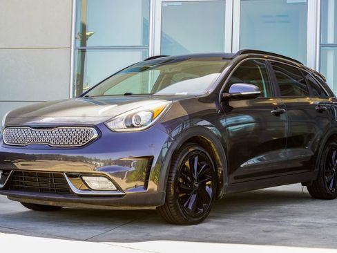 Used 2018 Kia Niro EX w/ EX Touring Graphite Edition FWD image 8