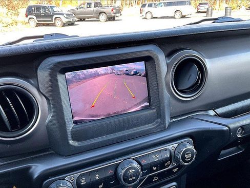 Used 2021 Jeep Wrangler Unlimited Sport AWD/4WD image 21