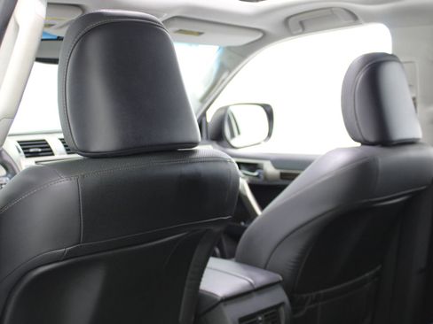 Used 2017 Lexus GX 460 Premium 4D SUV 4WD image 34