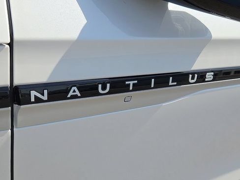 Used 2024 Lincoln Nautilus Premier w/ Equipment Group 102A AWD/4WD image 7
