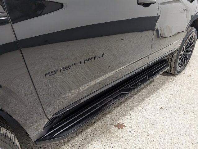 Used 2024 GMC Yukon Denali AWD/4WD image 9