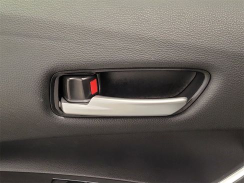 Used 2024 Toyota Corolla SE image 29