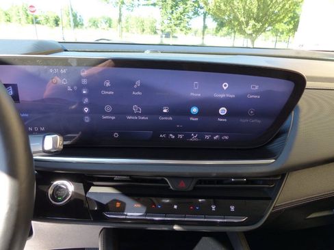 Used 2024 Buick Envision Preferred AWD/4WD image 33