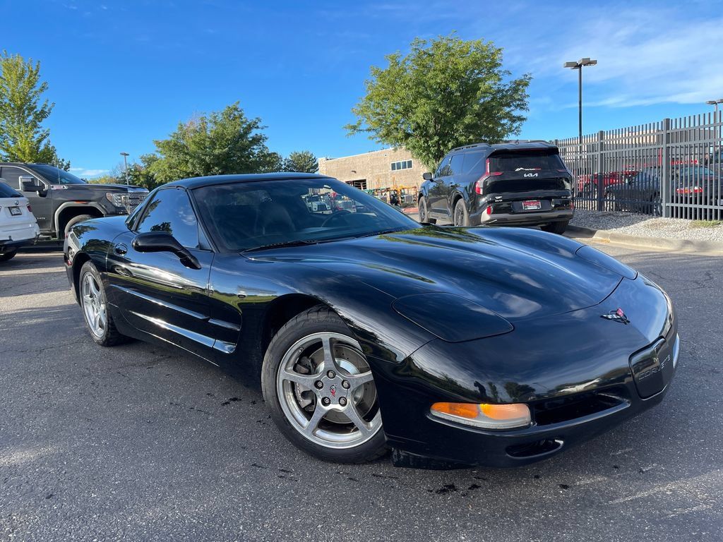 Used 2001 Chevrolet Corvette Coupe w/ Preferred Equipment Group2 RWD image 1