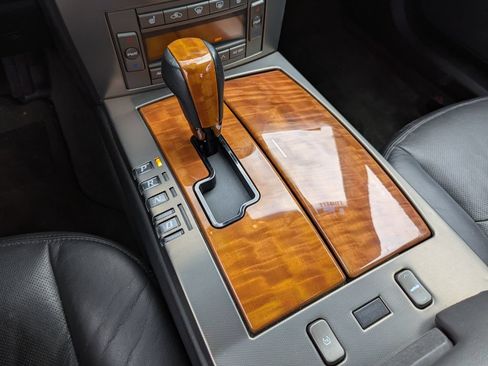 Used 2004 Cadillac XLR RWD image 26