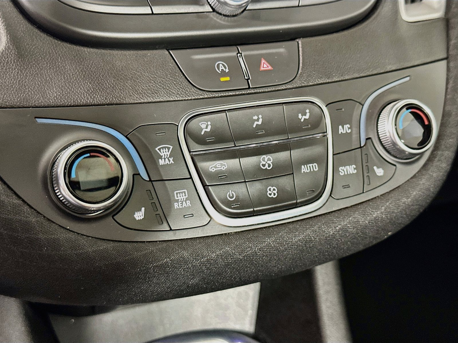 Used 2024 Chevrolet Malibu LT FWD image 17
