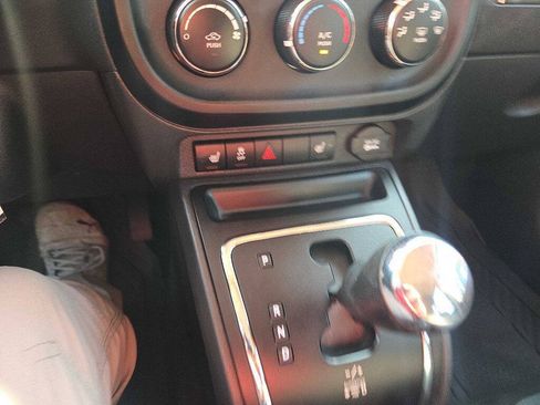 Used 2016 Jeep Patriot Latitude FWD image 27