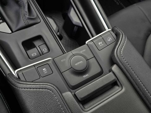 Used 2025 Toyota Grand Highlander Limited image 30