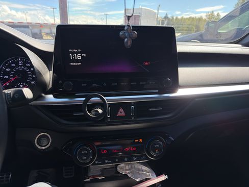 Used 2023 Kia Forte GT image 6