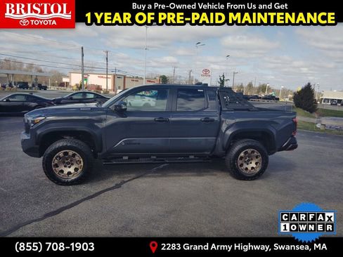 Used 2025 Toyota Tacoma Trailhunter image 4