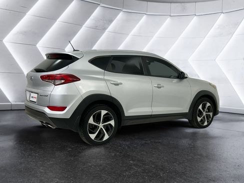 Used 2016 Hyundai Tucson Sport image 4