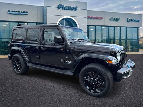 Used 2023 Jeep Wrangler Unlimited Sahara w/ Cold Weather Group image 1