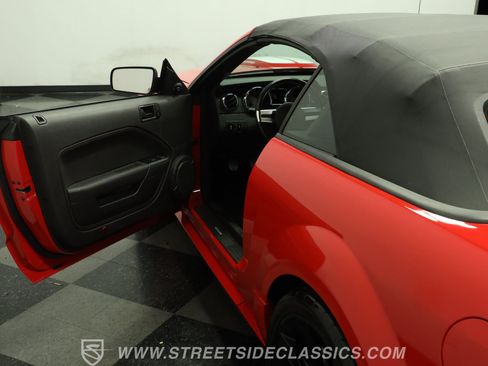 Used 2006 Ford Mustang GT RWD image 33