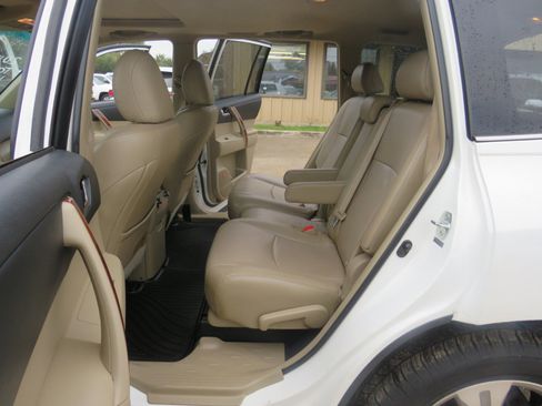Used 2013 Toyota Highlander Limited image 40