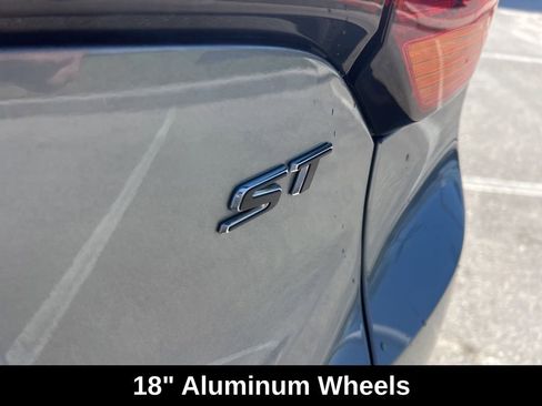 Used 2022 Buick Encore GX Essence w/ Advanced Technology Package image 31