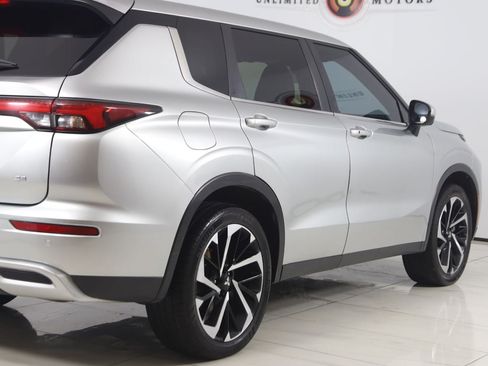 Used 2024 Mitsubishi Outlander SE AWD/4WD image 44