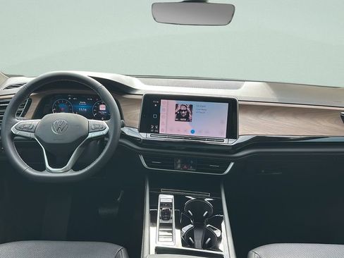 New 2026 Volkswagen Atlas SE FWD image 12