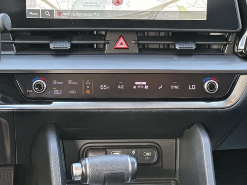Used 2023 Kia Sportage EX AWD/4WD image 5