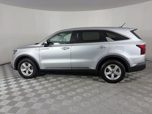 Used 2022 Kia Sorento LX AWD/4WD image 4
