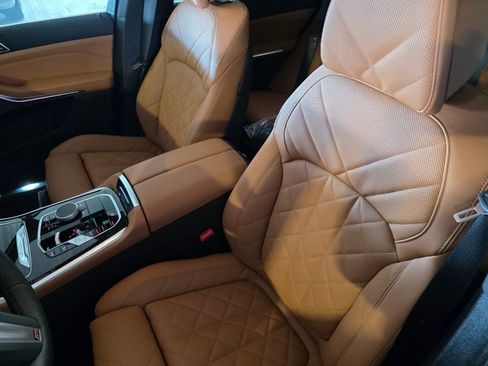 New 2026 BMW X5 sDrive40i image 9