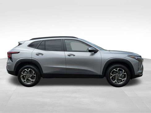 New 2026 Chevrolet Trax LT w/ Driver Confidence Package FWD image 29
