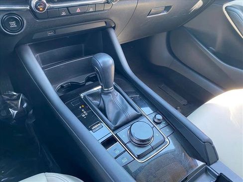 Used 2019 MAZDA MAZDA3 Sedan FWD image 17