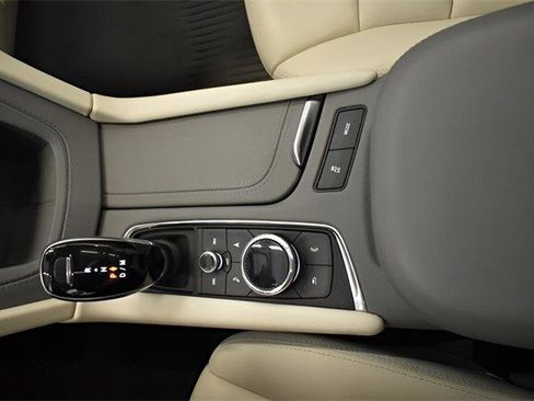 Used 2021 Cadillac XT5 Premium Luxury image 29