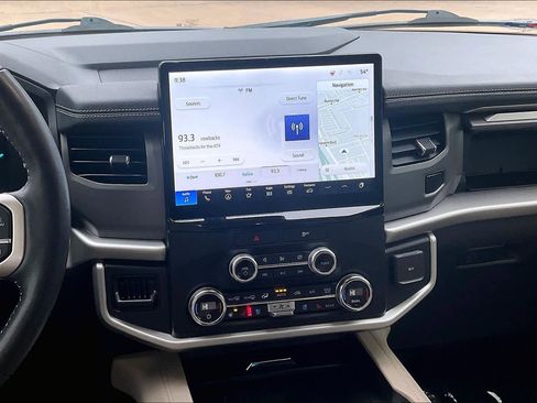 Used 2022 Ford Expedition Max XLT image 5