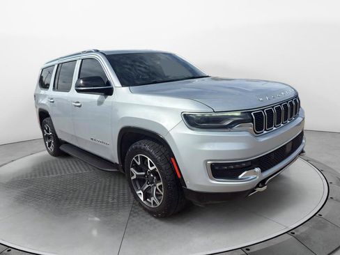 Used 2023 Jeep Wagoneer Series III w/ Preferred Equipment Group image 3