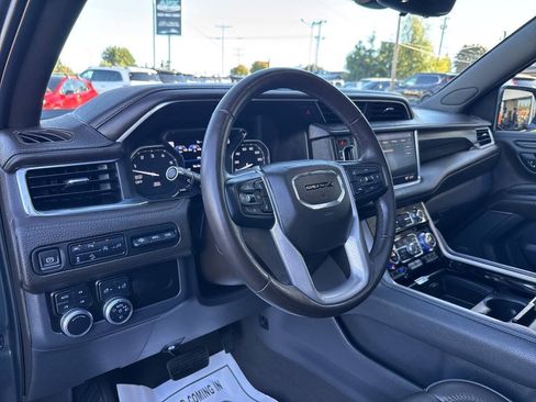 Used 2021 GMC Yukon XL Denali w/ Denali Premium Package AWD/4WD image 36
