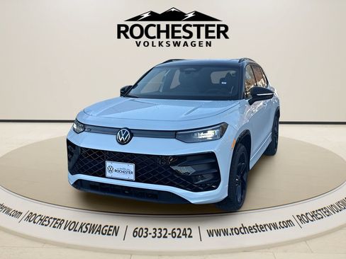 Used 2026 Volkswagen Tiguan SE R-Line AWD/4WD image 1