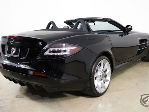Used 2008 Mercedes-Benz SLR image 12