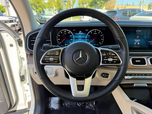 Used 2022 Mercedes-Benz GLS 450 4MATIC image 29
