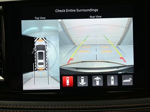 Used 2023 Chrysler Pacifica Pinnacle FWD image 22